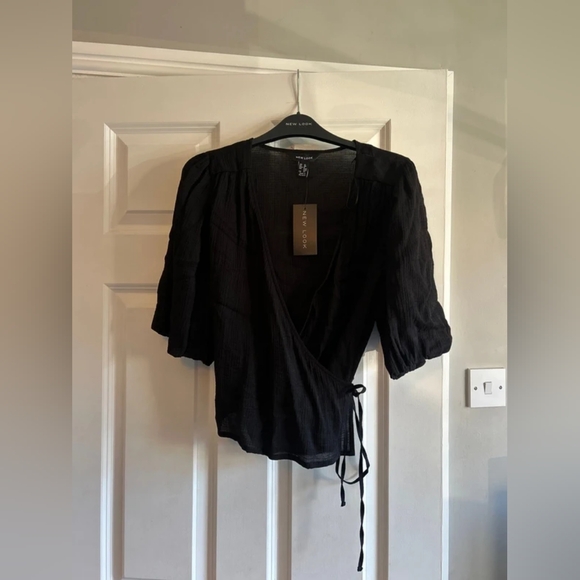 Elegant Black Blouse - Picture 1 of 2